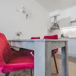 Velke Na Velkem Namesti S Vybavenou Kuchyni 公寓