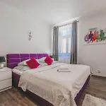 Velke Na Velkem Namesti S Vybavenou Kuchyni *