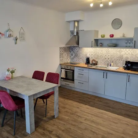 Velké Na Velkém Náměstí S Vybavenou Kuchyní Appartamento Hradec Králové
