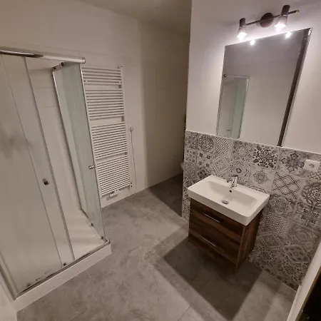 Velke Na Velkem Namesti S Vybavenou Kuchyni Apartment