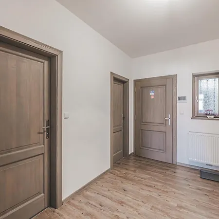 Velke Na Velkem Namesti S Vybavenou Kuchyni *