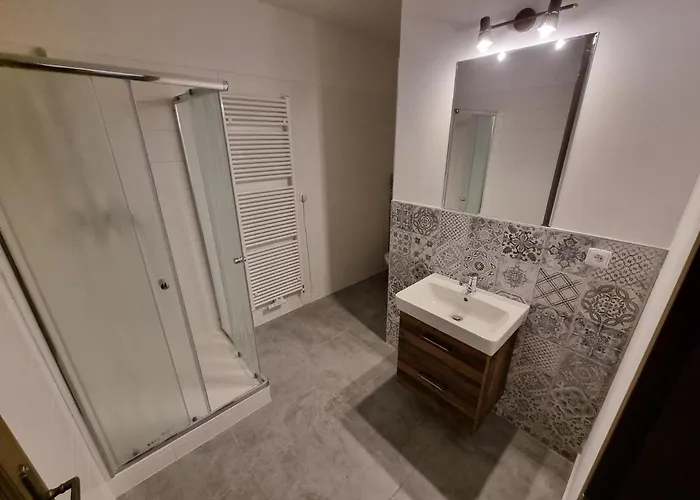 Velke Na Velkem Namesti S Vybavenou Kuchyni Apartment